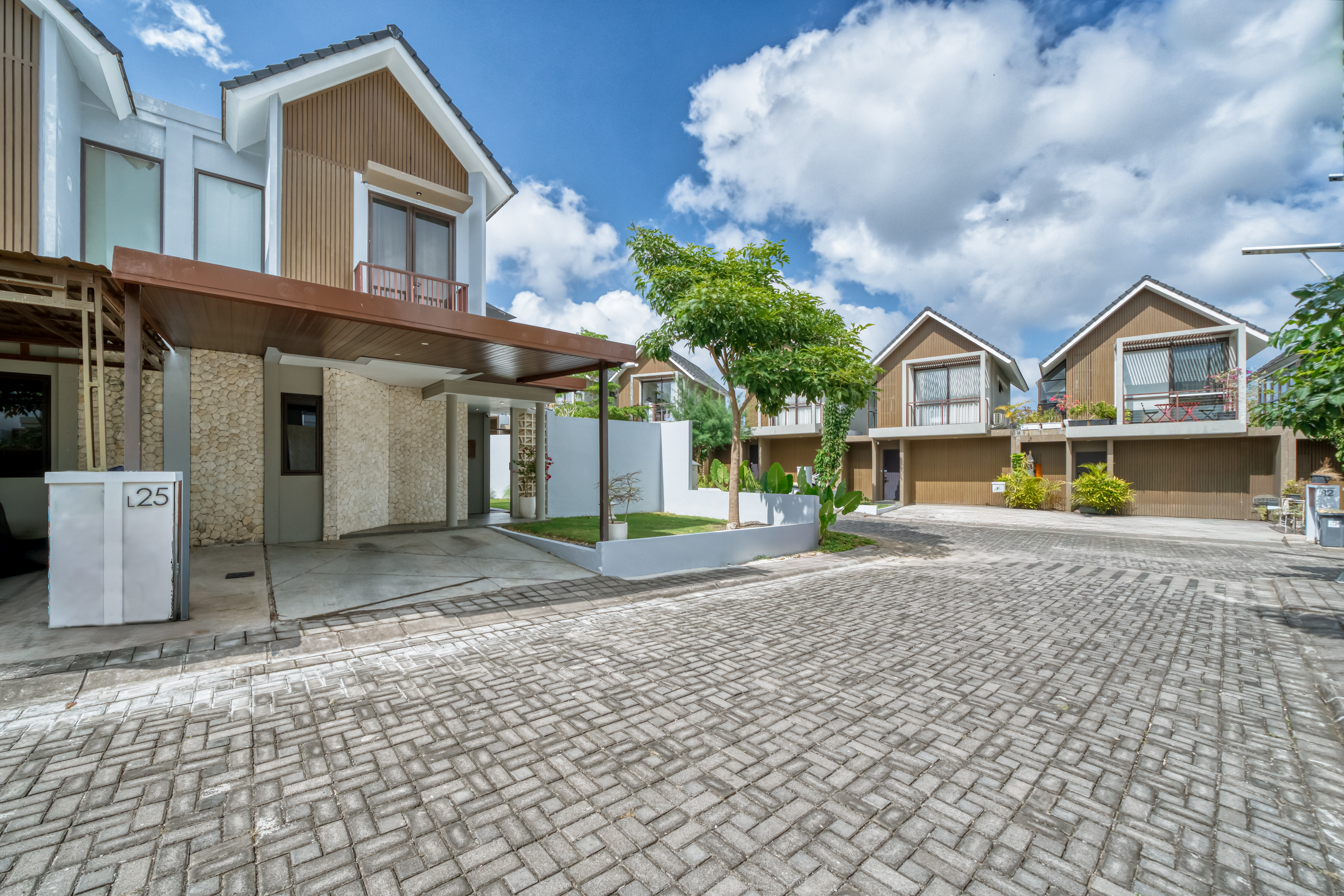 Aruna Stay — Two bedrooms, private pool & balcony
