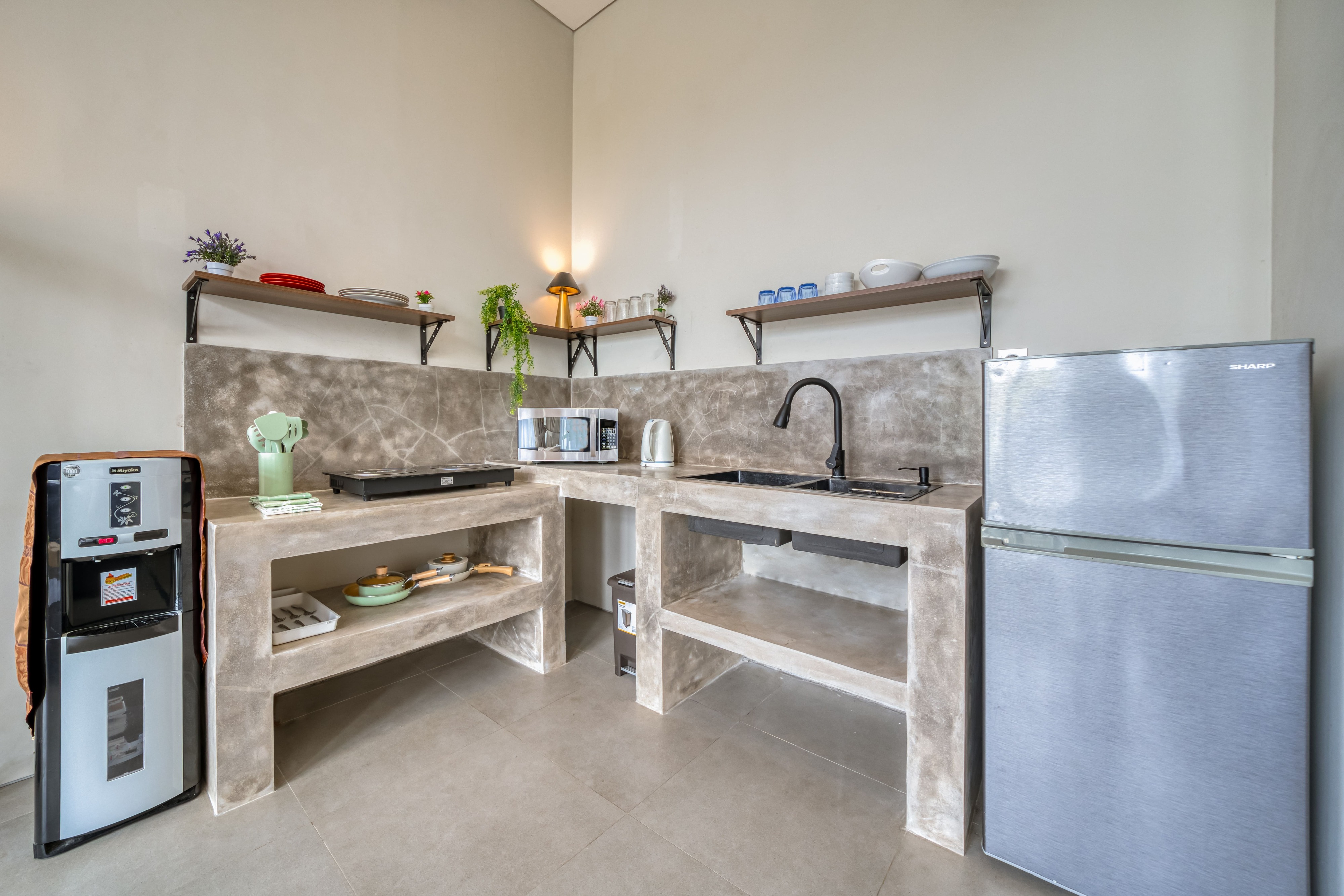 Kitchen with appliances